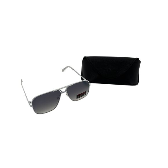 GUESG116: Guess Unisex pilot sunglasses with a white frame - Picture 1 of 4